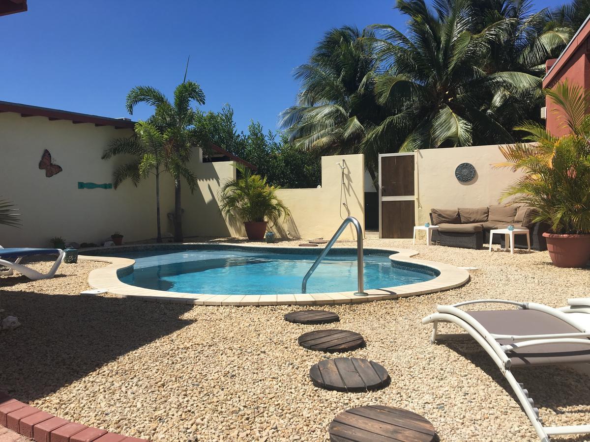 Appartement Bubali Gardens à Palm Beach Extérieur photo