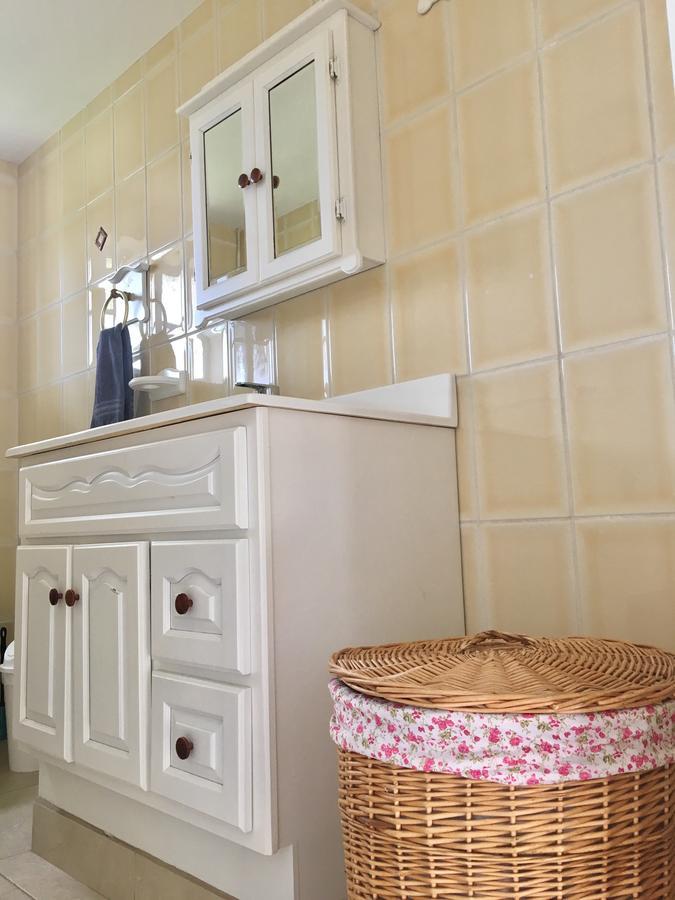 Appartement Bubali Gardens à Palm Beach Extérieur photo